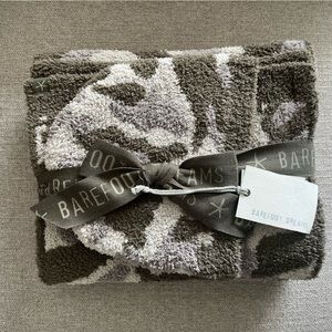 NWT - Barefoot Dreams CozyChic beanie and scarf set